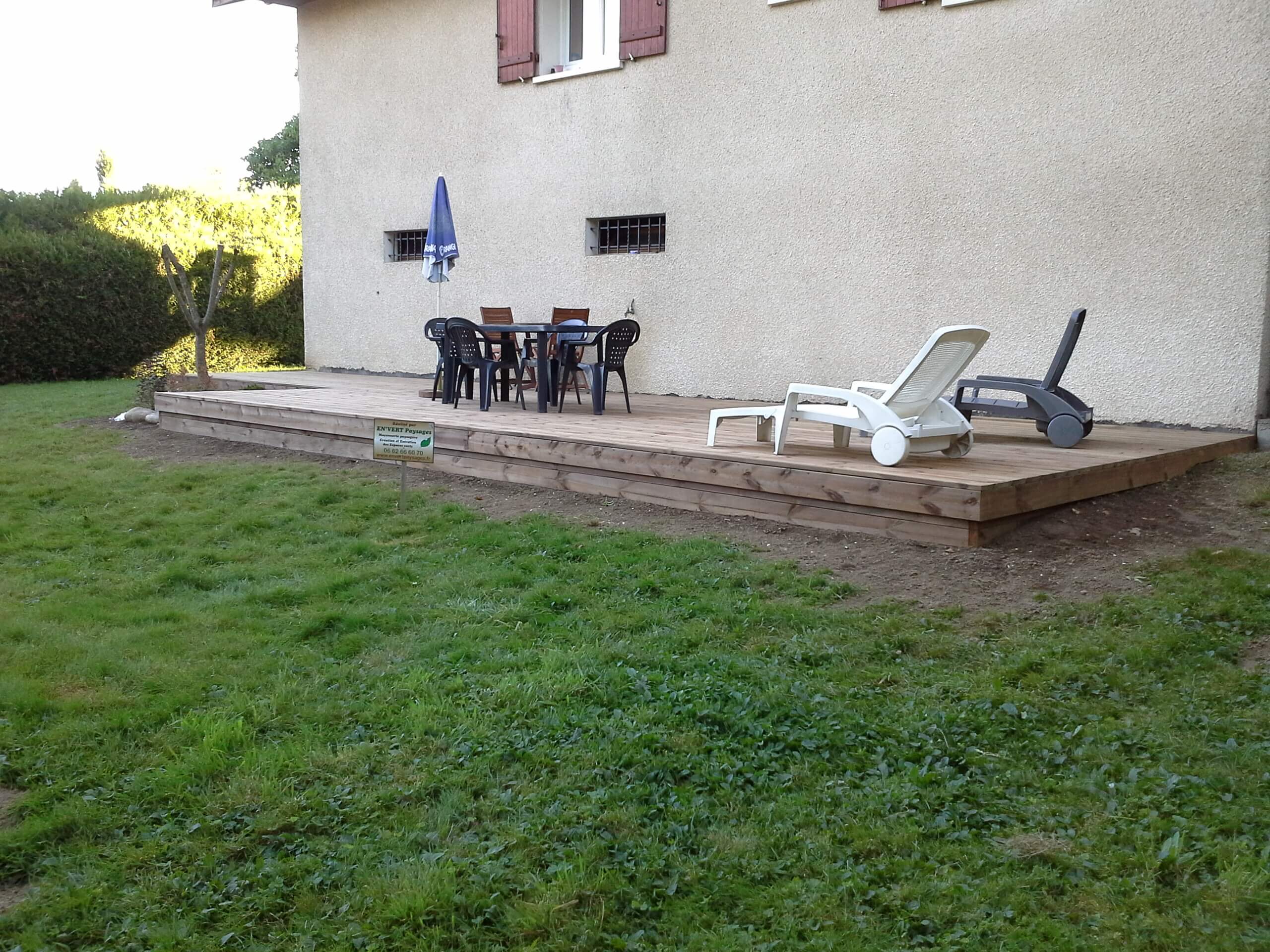 Création d’une terrasse en pin