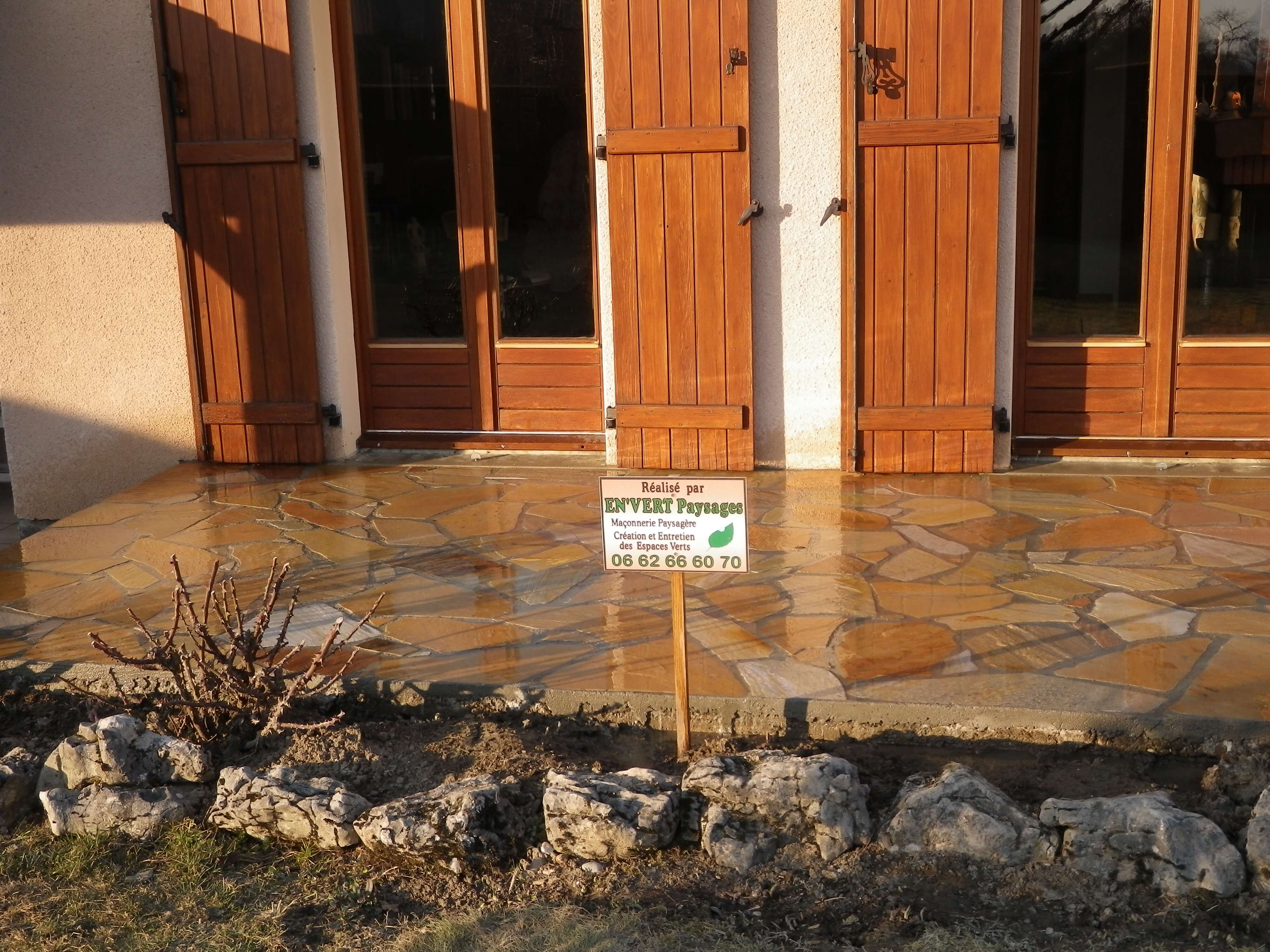 Réalisation d’une terrasse en pierre, en quartzite