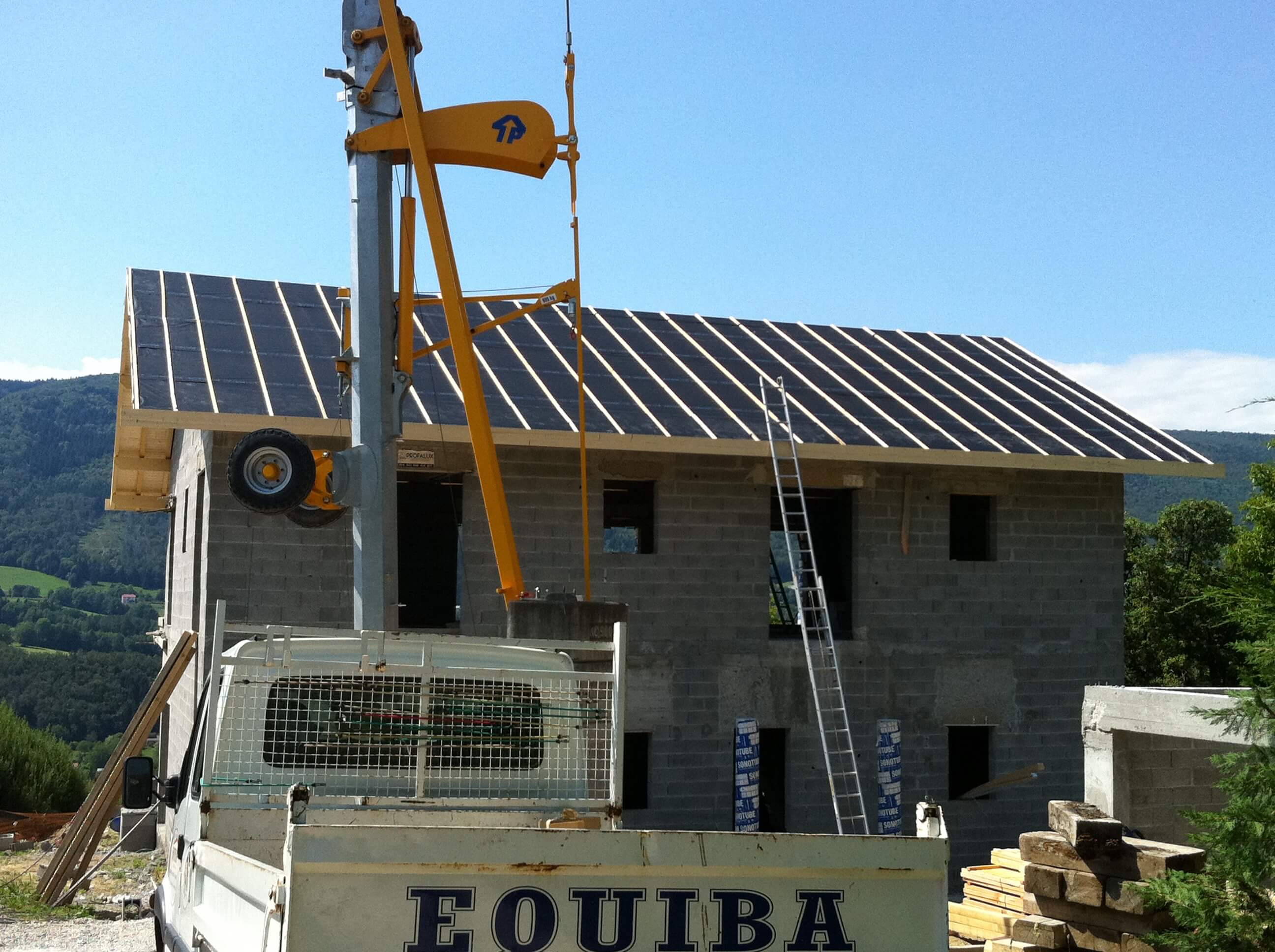 Création d'une charpente 2 pans à Cranves-Sales par les artisans Pôle ...