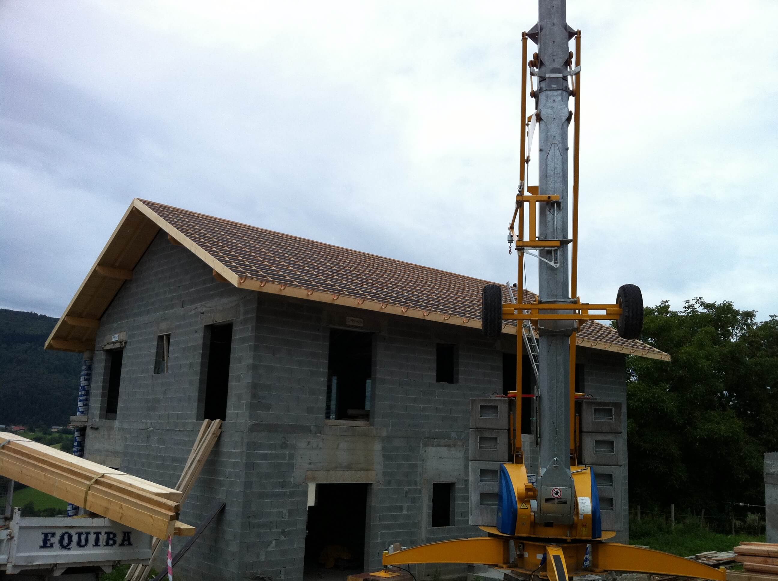 Création d'une charpente 2 pans à Cranves-Sales par les artisans Pôle ...