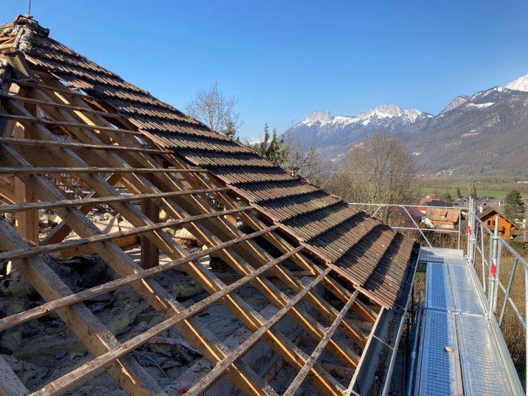 Rénovation d’une couverture en tuile plates à Doussard