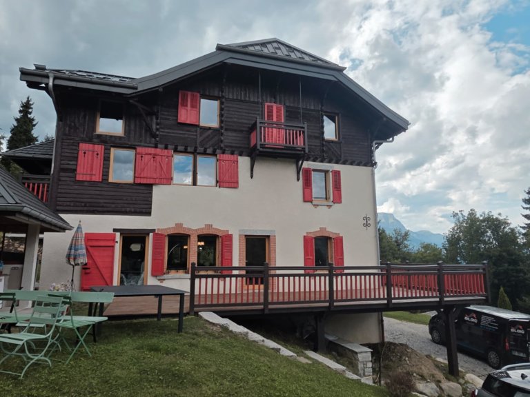 Rénovation complète de façades et bardage – Combloux